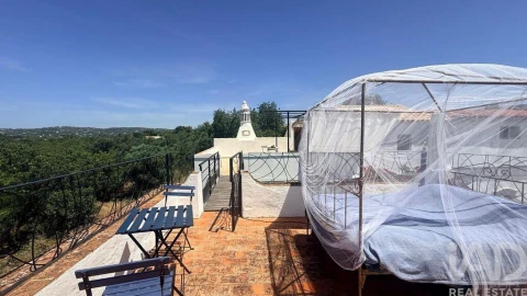 Moradia T3 para Venda em Santa Barbara de Nexe