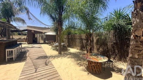 Moradia T3 para Venda em Santa Barbara de Nexe