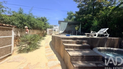 Moradia T3 para Venda em Santa Barbara de Nexe