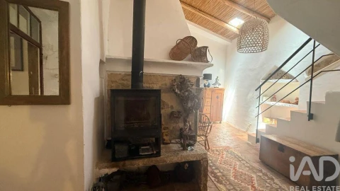 Moradia T3 para Venda em Santa Barbara de Nexe