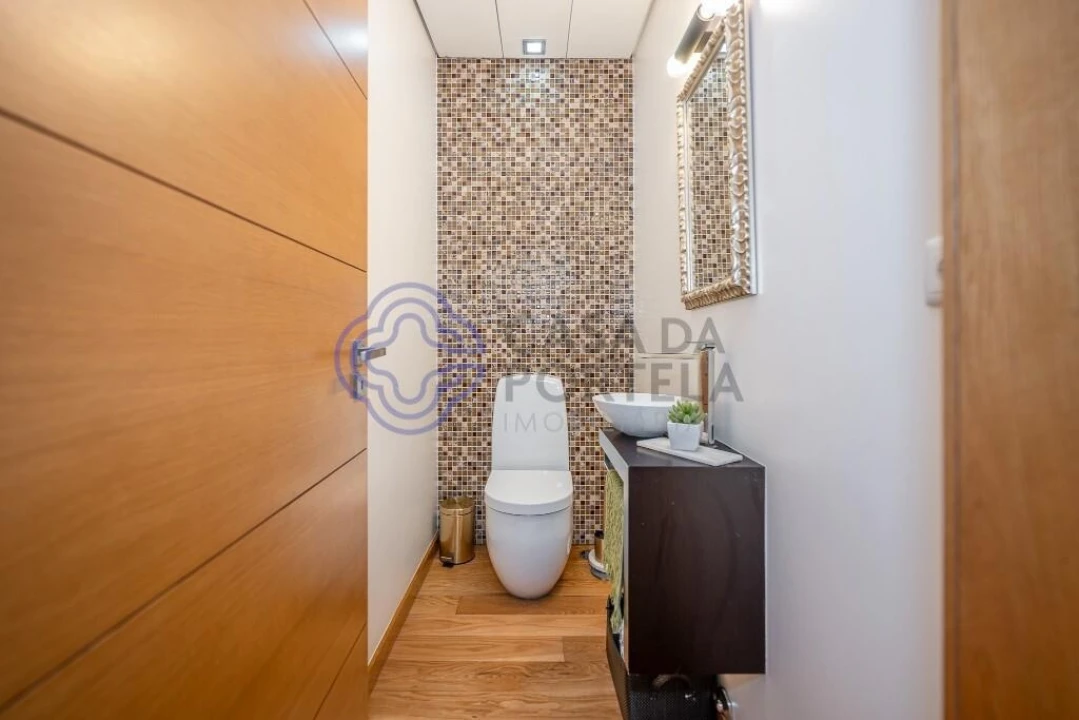 Moradia T3 para Venda em Vilar de Andorinho Foto 16