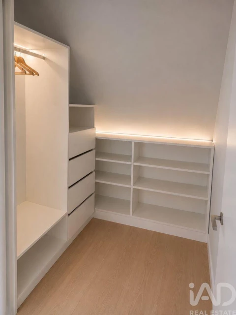 Apartamento T2 para Venda em Oeiras e São Julião da Barra, Paço de Arcos e Caxias