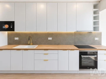 Apartamento T2 para Venda em Oeiras e São Julião da Barra, Paço de Arcos e Caxias