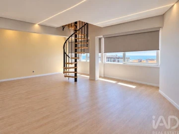 Apartamento T2 para Venda em Oeiras e São Julião da Barra, Paço de Arcos e Caxias