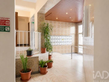 Apartamento T2 para Venda em Oeiras e São Julião da Barra, Paço de Arcos e Caxias