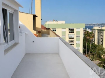 Apartamento T2 para Venda em Oeiras e São Julião da Barra, Paço de Arcos e Caxias