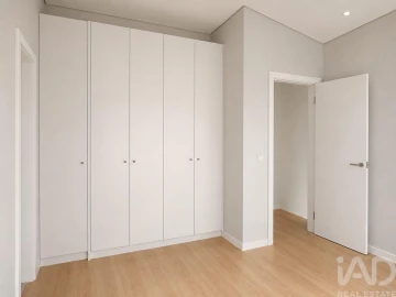 Apartamento T2 para Venda em Oeiras e São Julião da Barra, Paço de Arcos e Caxias