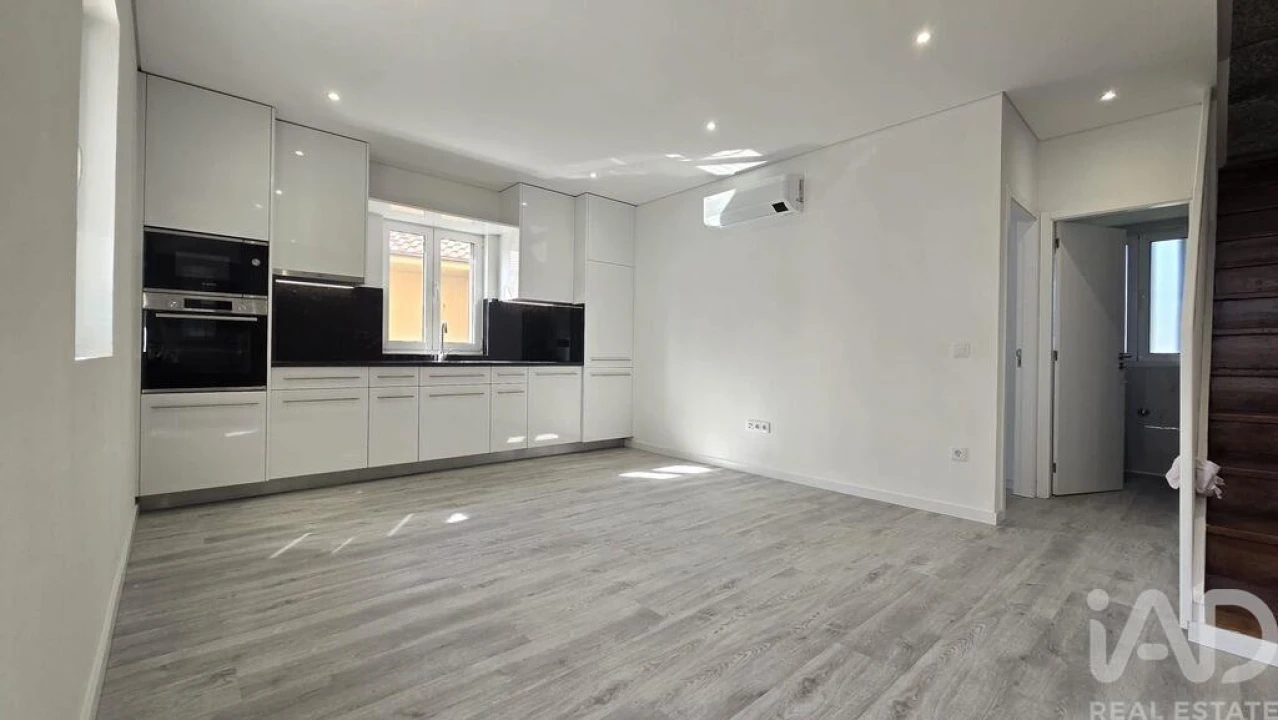 Apartamento T4 para Venda em Amarante (São Gonçalo), Madalena, Cepelos e Gatão Foto 1