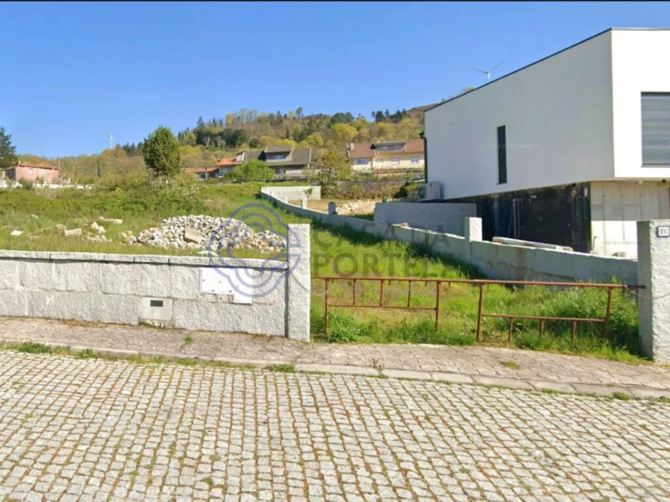 Terreno para Venda em Bornes de Aguiar Foto 3