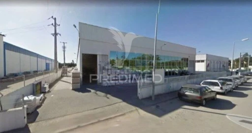 Armazém para Venda em Oiã