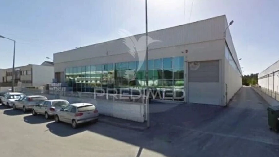 Armazém para Venda em Oiã