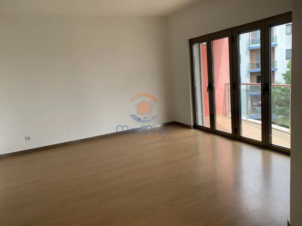 Apartamento T2 para Arrendamento em Ramada e Caneças Foto 4