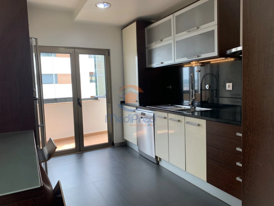 Apartamento T2 para Arrendamento em Ramada e Caneças Foto 12