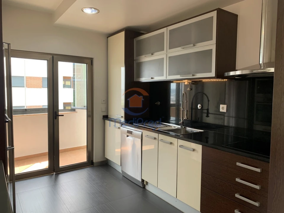 Apartamento T2 para Arrendamento em Ramada e Caneças Foto 15