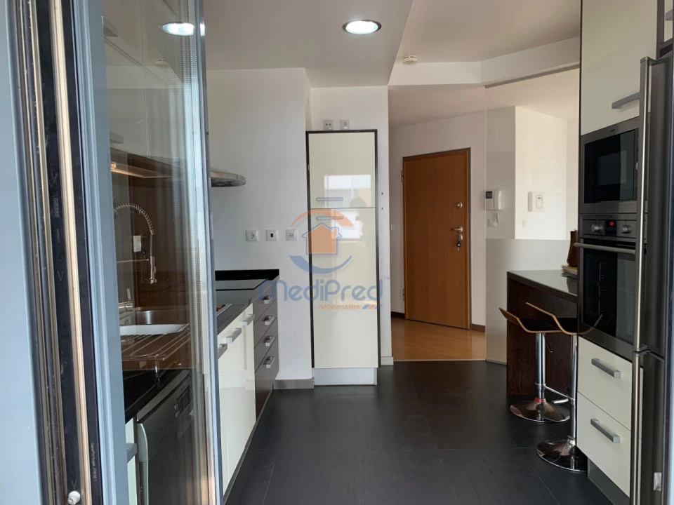 Apartamento T2 para Arrendamento em Ramada e Caneças Foto 17