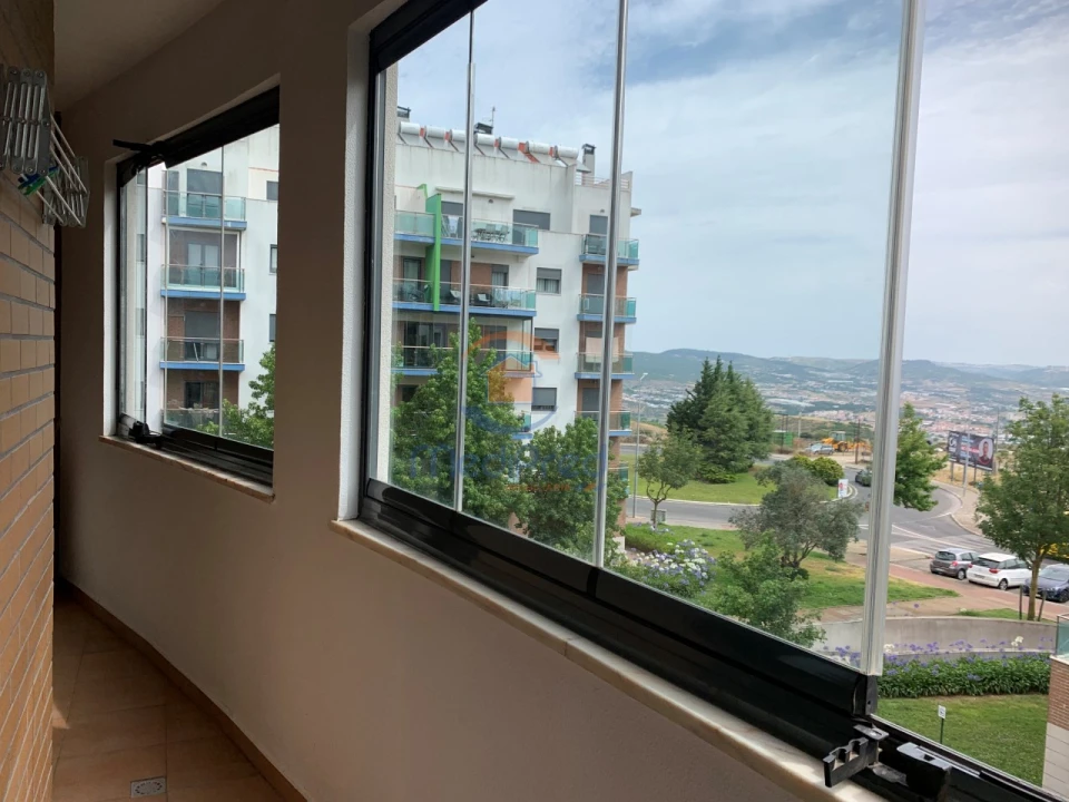 Apartamento T2 para Arrendamento em Ramada e Caneças Foto 11
