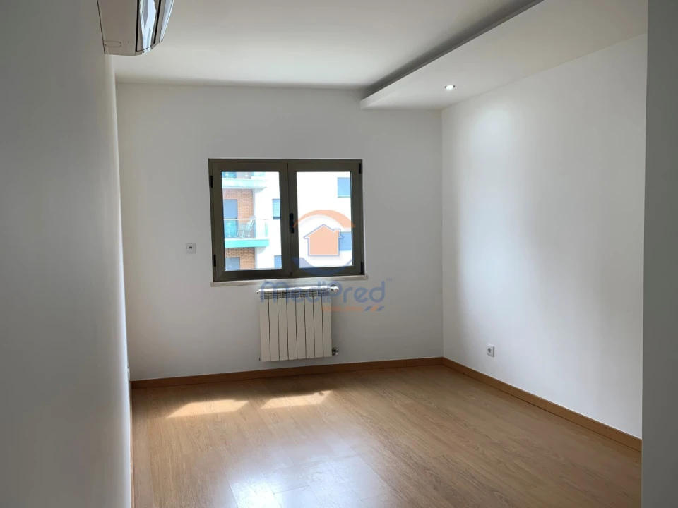 Apartamento T2 para Arrendamento em Ramada e Caneças Foto 24
