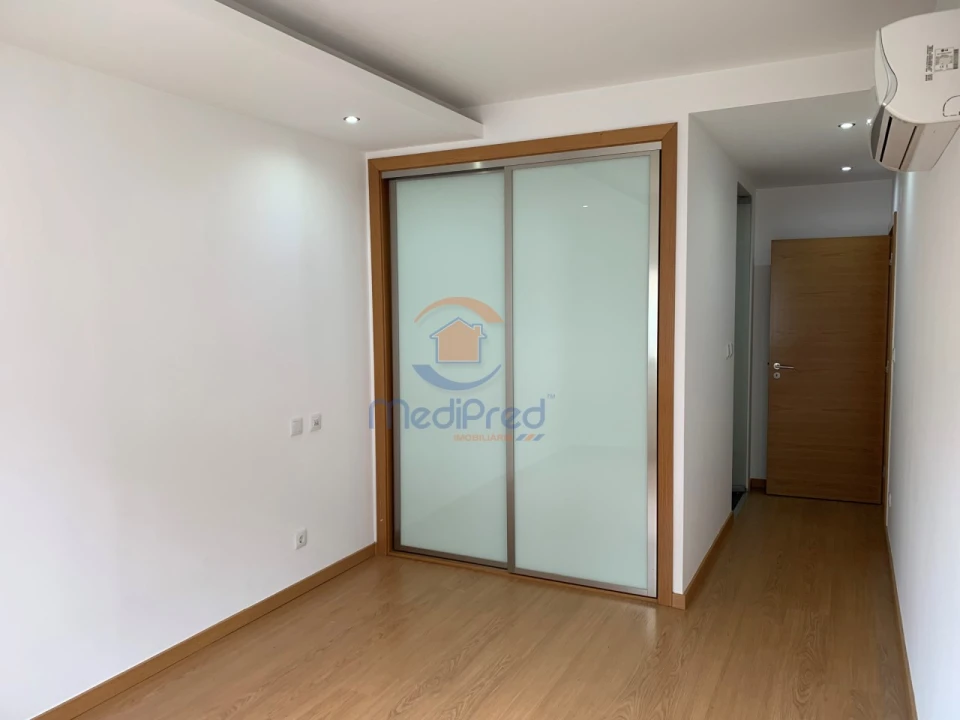 Apartamento T2 para Arrendamento em Ramada e Caneças Foto 25