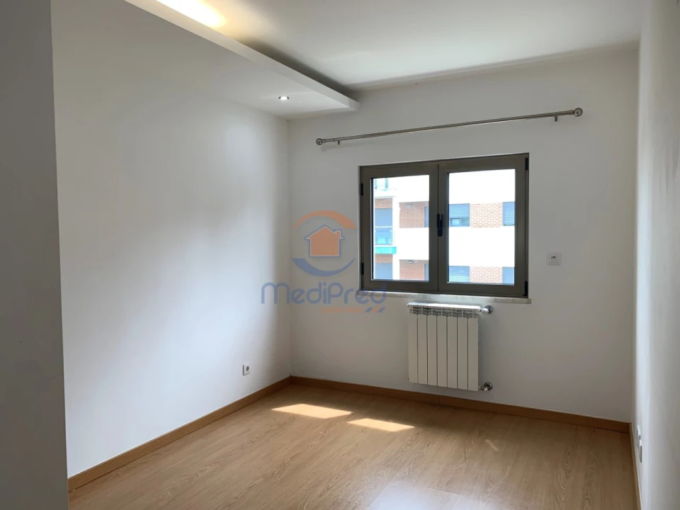 Apartamento T2 para Arrendamento em Ramada e Caneças Foto 33
