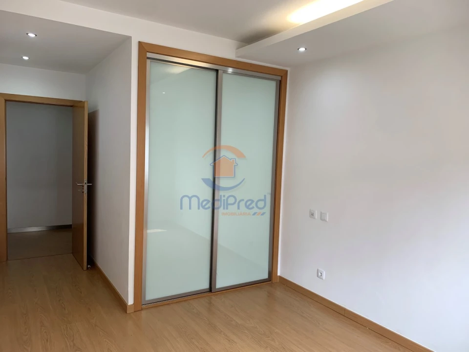 Apartamento T2 para Arrendamento em Ramada e Caneças Foto 34