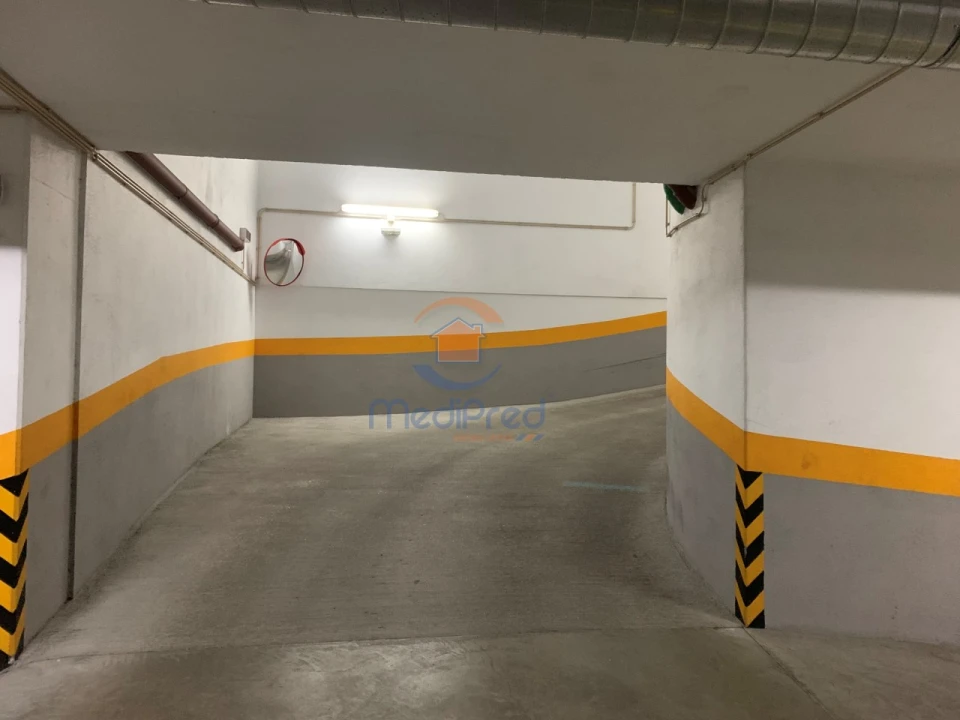 Apartamento T2 para Arrendamento em Ramada e Caneças Foto 36