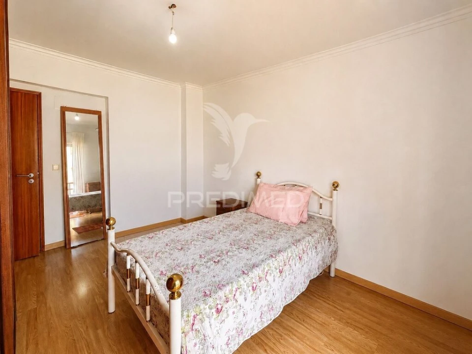 Apartamento T2 para Venda em Algueirão-Mem Martins Foto 12