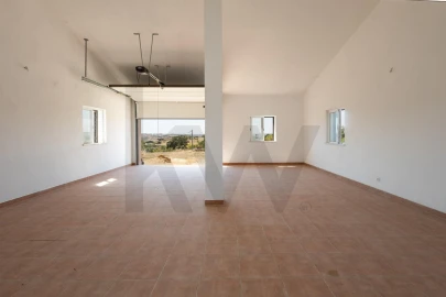Armazém para Venda em Alcoutim e Pereiro