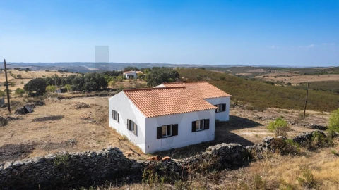 Armazém para Venda em Alcoutim e Pereiro