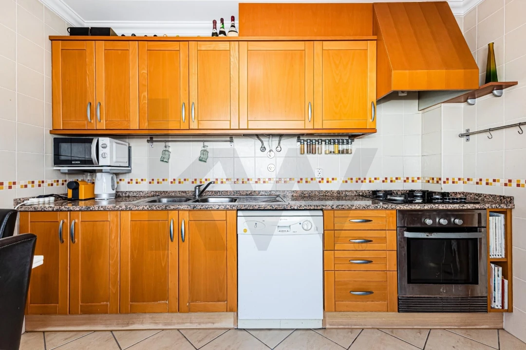 Apartamento T2 para Venda em Estômbar e Parchal Foto 6