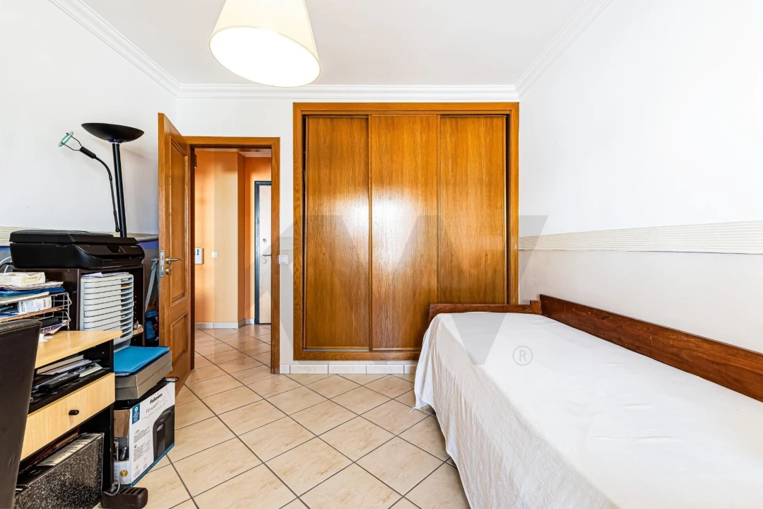 Apartamento T2 para Venda em Estômbar e Parchal Foto 14