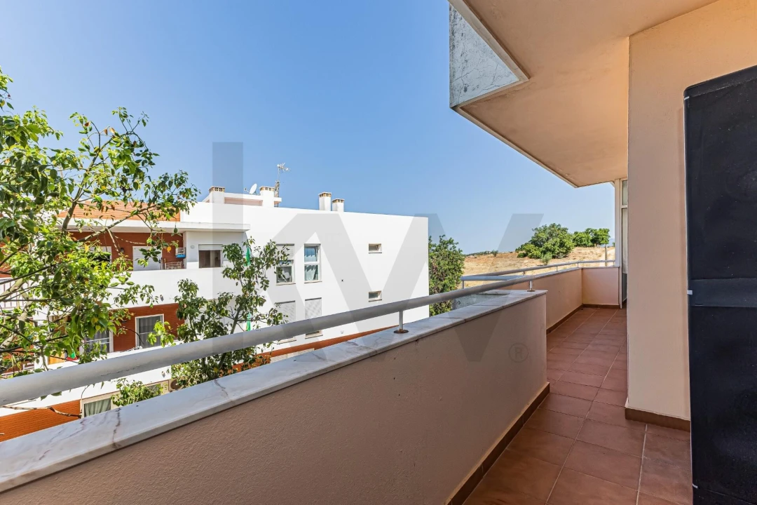 Apartamento T2 para Venda em Estômbar e Parchal Foto 15