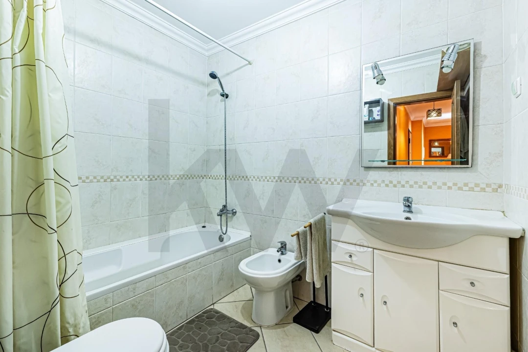 Apartamento T2 para Venda em Estômbar e Parchal Foto 12