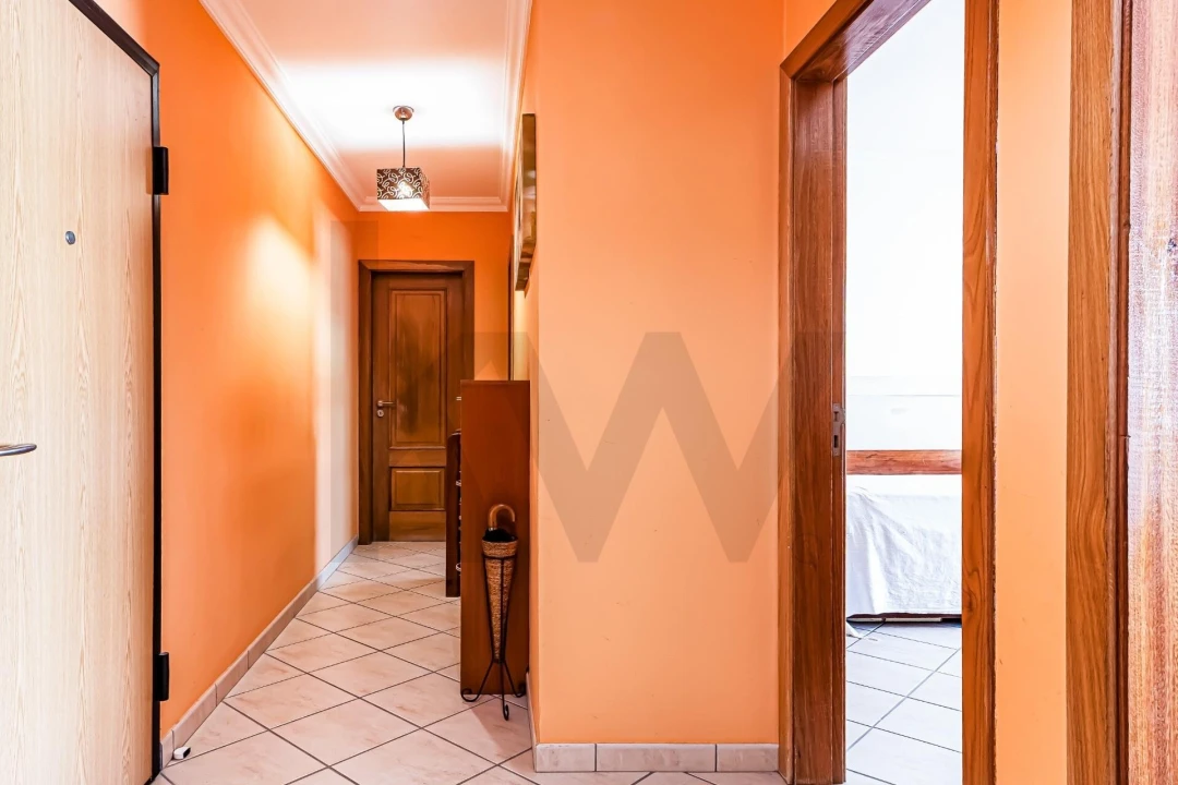 Apartamento T2 para Venda em Estômbar e Parchal Foto 10