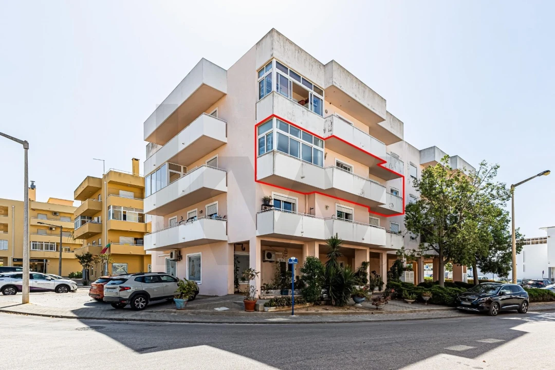 Apartamento T2 para Venda em Estômbar e Parchal Foto 3