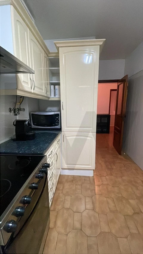 Apartamento T2 para Arrendamento em Loures