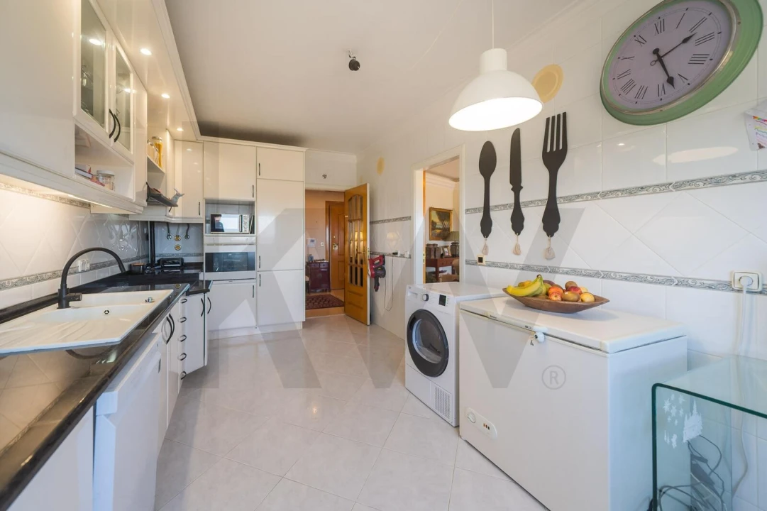Apartamento T2 para Venda em Queluz e Belas Foto 25