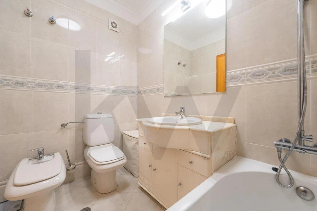 Apartamento T2 para Venda em Queluz e Belas Foto 34