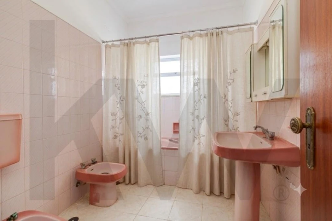 Moradia T5 para Venda em Porto Salvo Foto 24