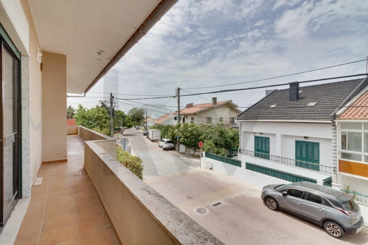 Moradia T5 para Venda em Porto Salvo Foto 26
