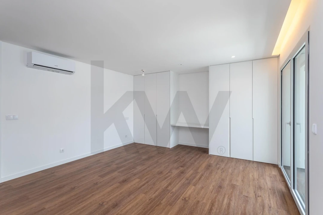 Apartamento T1 para Venda em Camarate, Unhos e Apelação Foto 8