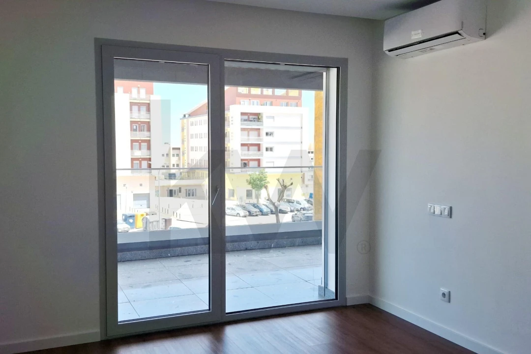 Apartamento T1 para Venda em Camarate, Unhos e Apelação Foto 4