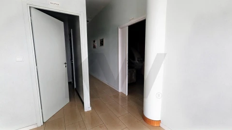 Loja para Venda em Oiã