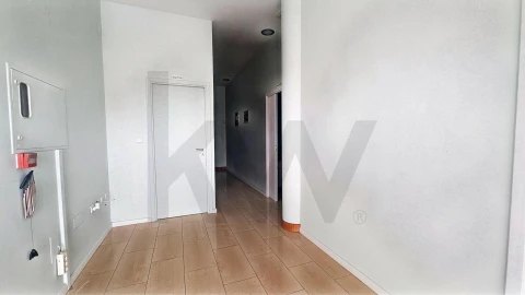 Loja para Venda em Oiã