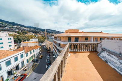 Prédio para Venda em Funchal (São Pedro)