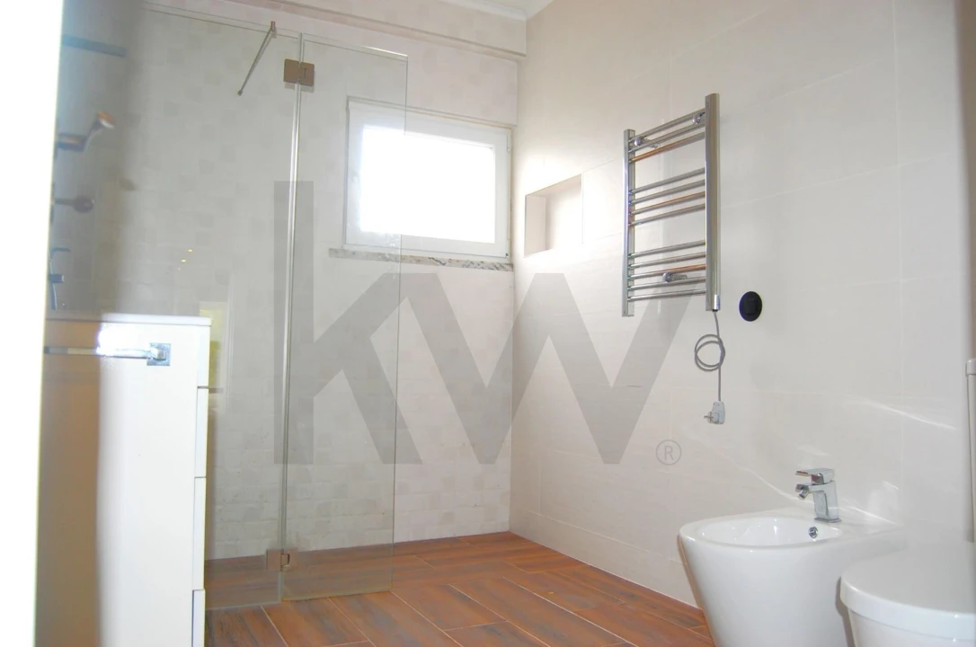 Moradia T3 para Venda em Colares Foto 38