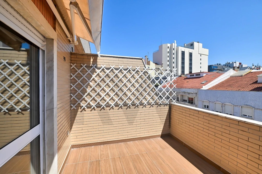 Apartamento T1 para Venda em Santo António Foto 15