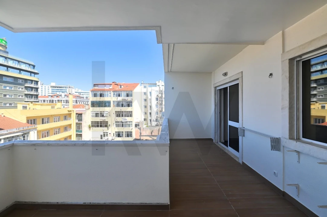 Apartamento T1 para Venda em Santo António Foto 11