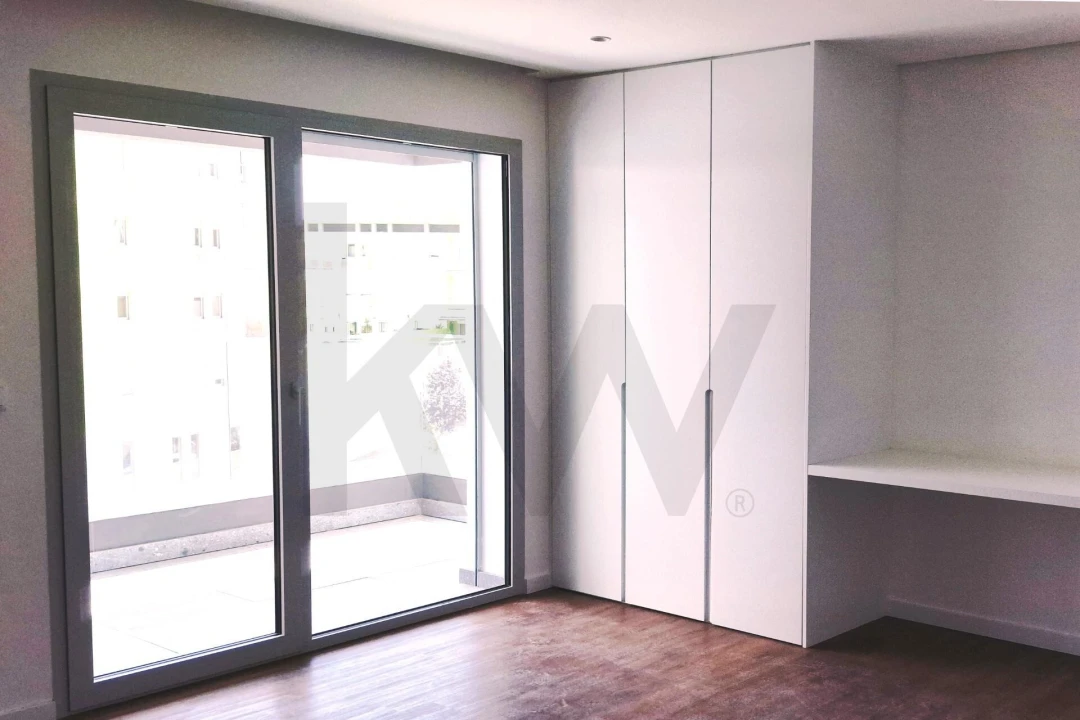 Apartamento T3 para Venda em Camarate, Unhos e Apelação Foto 11