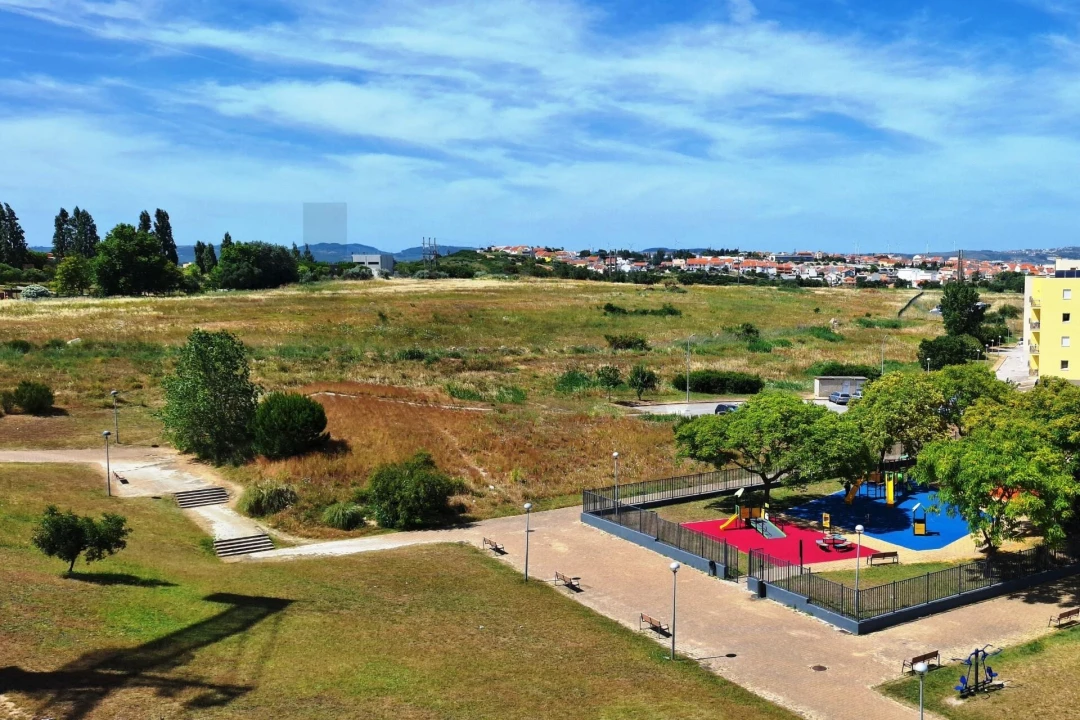 Apartamento T3 para Venda em Camarate, Unhos e Apelação Foto 9
