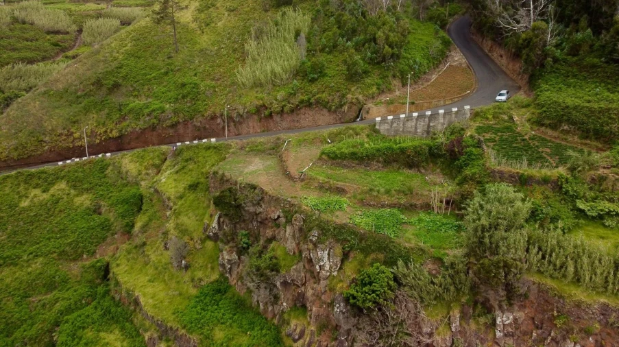 Terreno para Venda em Porto Moniz Foto 9